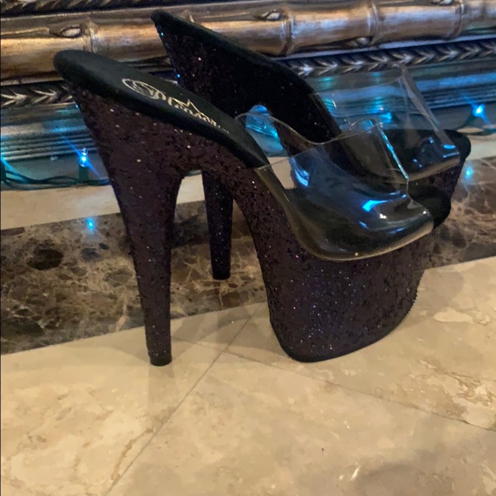 Pleaser - Picture 2 of 4